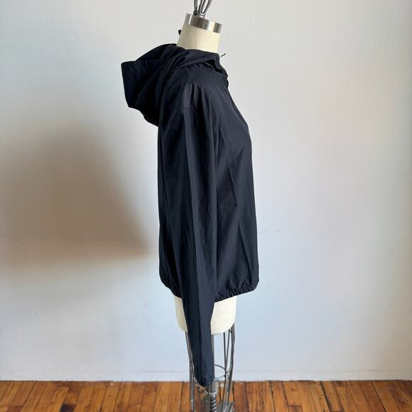 NIKE Women's UV Protection Light Hooded Running Jacket DH1990 010 N5 - Picture 2 of 9